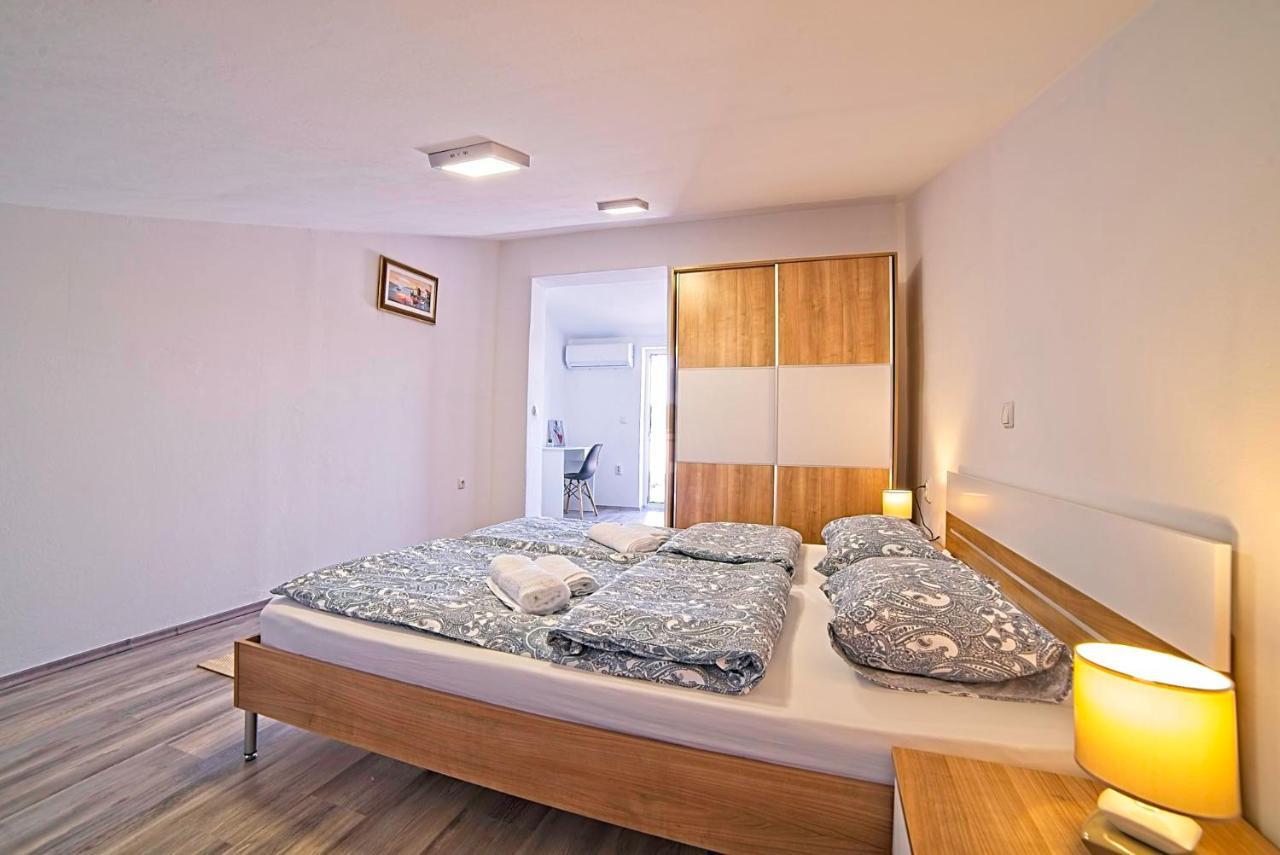 Holiday House Rab Kampor Exteriér fotografie